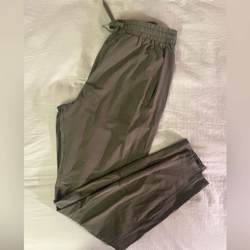 Outdoor Voices joggers